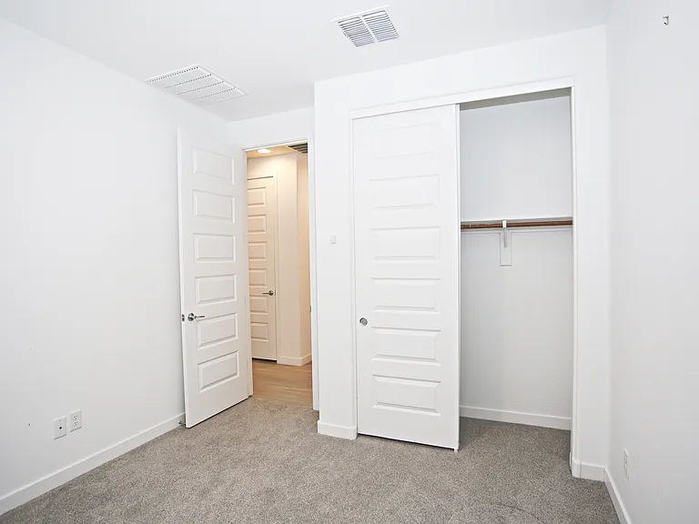 2250 E Kelly Dr — Photo 14