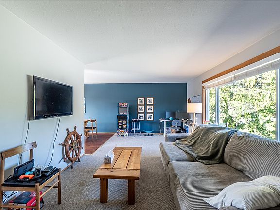 4th image of 1950 Cynamocka Rd