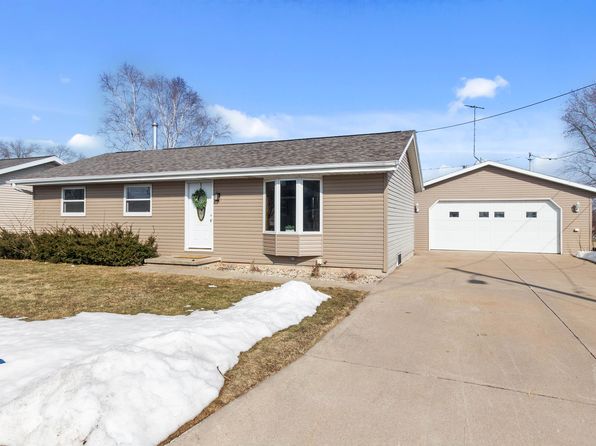 521 Hawthorne Dr, Omro, WI 54963