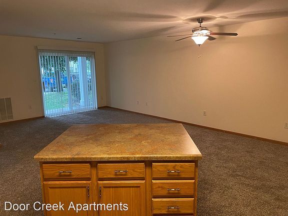 4th image of 931 Harrington Dr #106