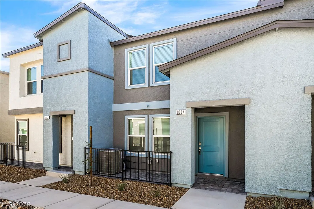 3 bed, 2.5 bath, 1306 sqft, $1,800 — Photo 2