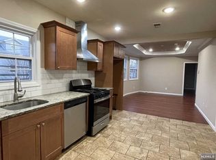 381 Walnut St, Newark, NJ 07105