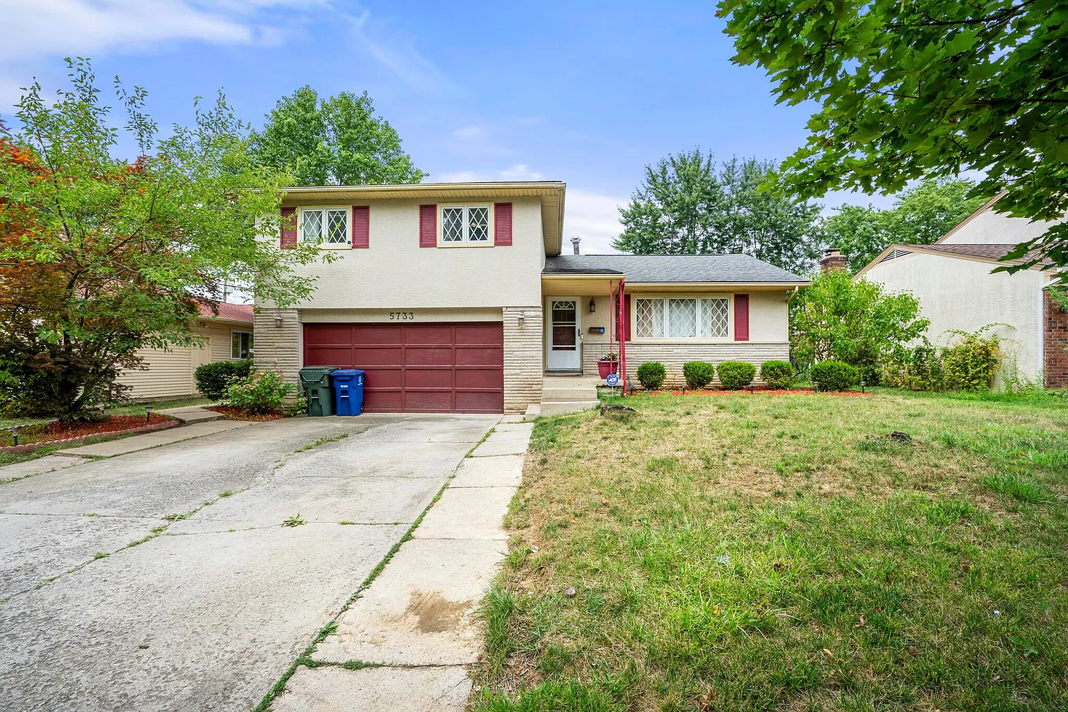 5733 Satinwood Dr photo 1