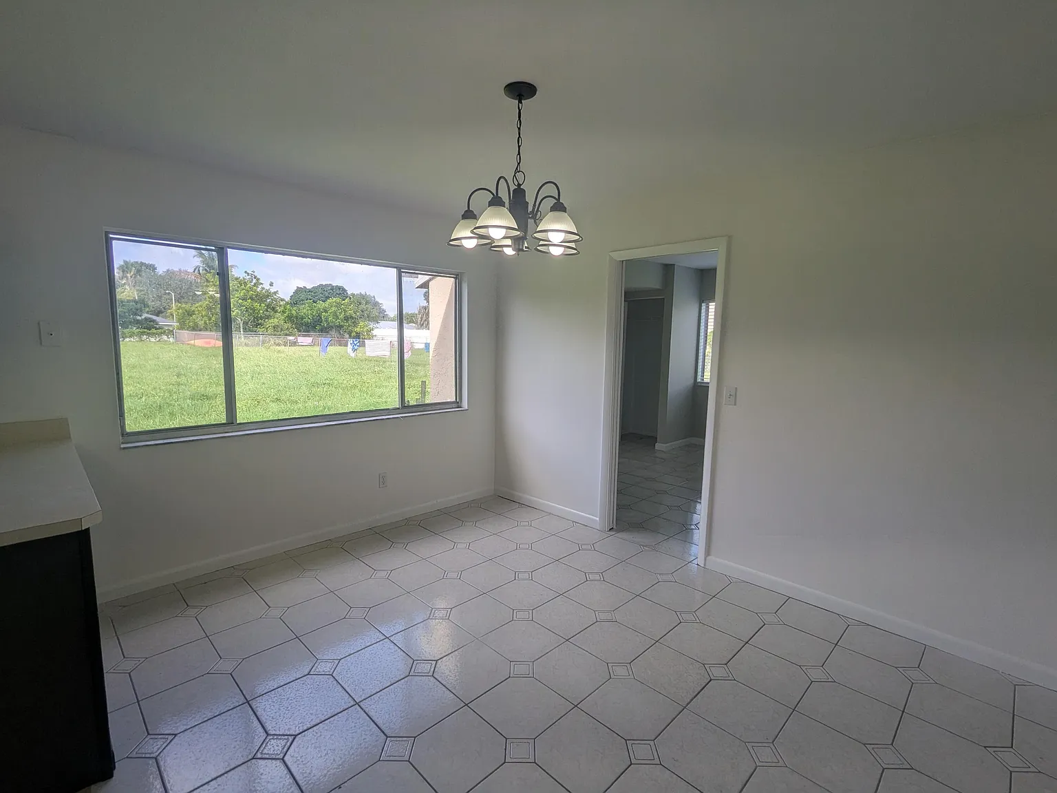 4 bed, 2.0 bath, 1362 sqft, $2,280 — Photo 4