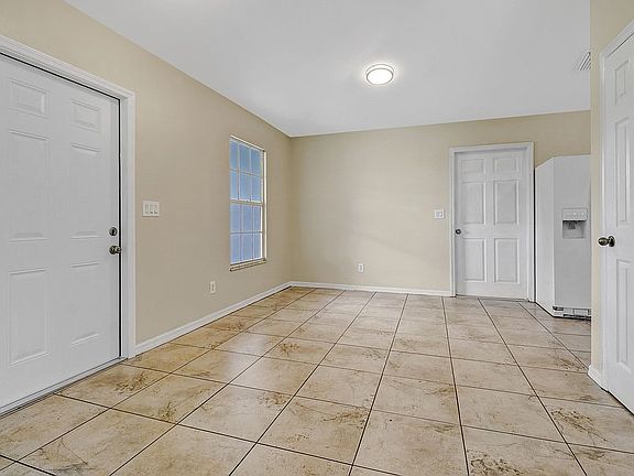 5th image of 3529 South St