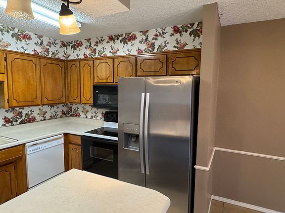 5th image of 709 Pauls Ln