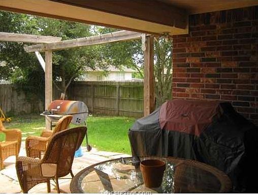 3rd image of 302 Bernburg Ln
