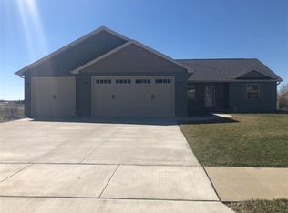 111 Deforest Dr, Kaukauna, WI 54130