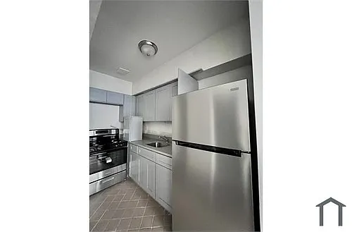 2587 Bainbridge Ave #A Photo 1 2587 Bainbridge Ave #A Photo 1