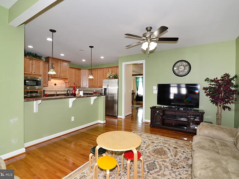 21253 Park Grove Ter — Photo 7