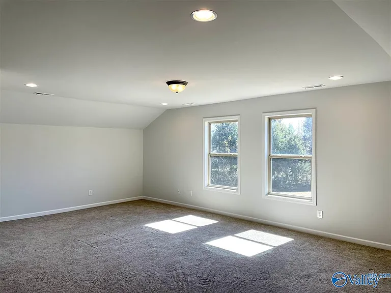 7305 Kendama Ct — Photo 29