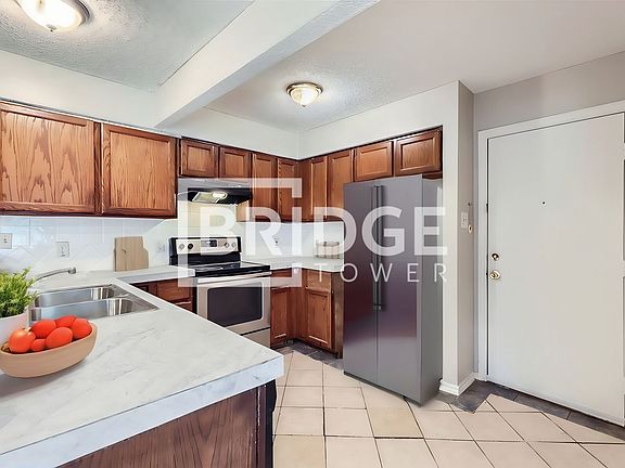 3rd image of 7404 Rutgers Cir #A