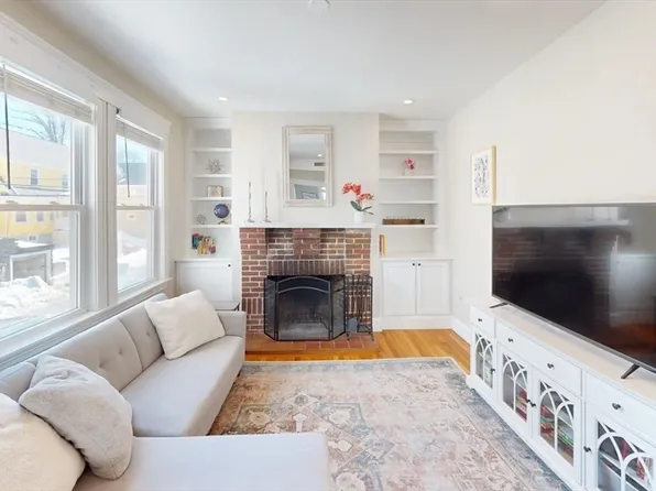 7 Harriet Ave, Belmont, MA 02478