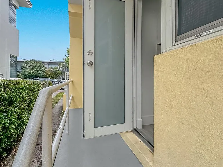 955 Bay Dr #2 — Photo 21