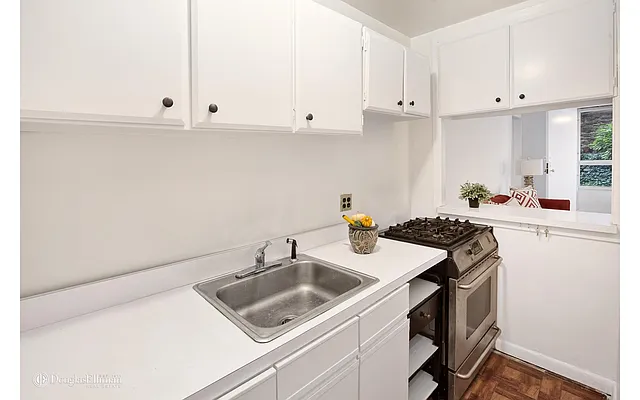 Sold by Douglas Elliman | media 14