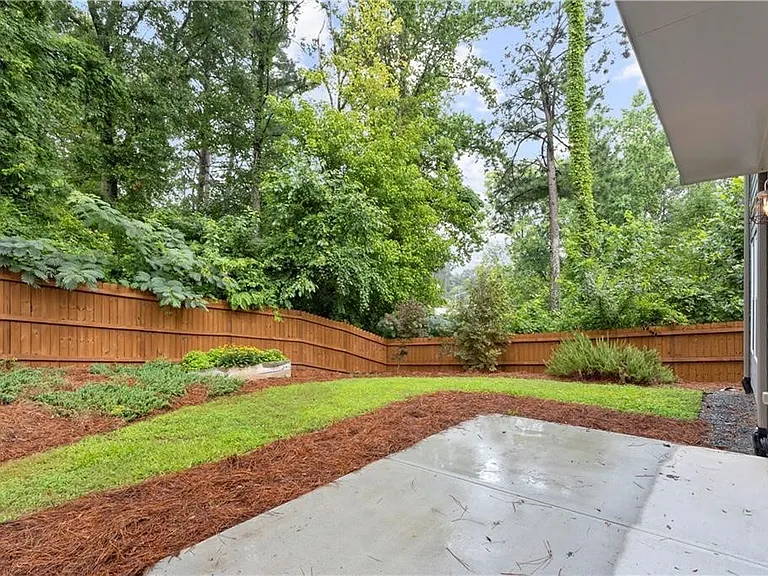 1602 Johnson Rd NW — Photo 3