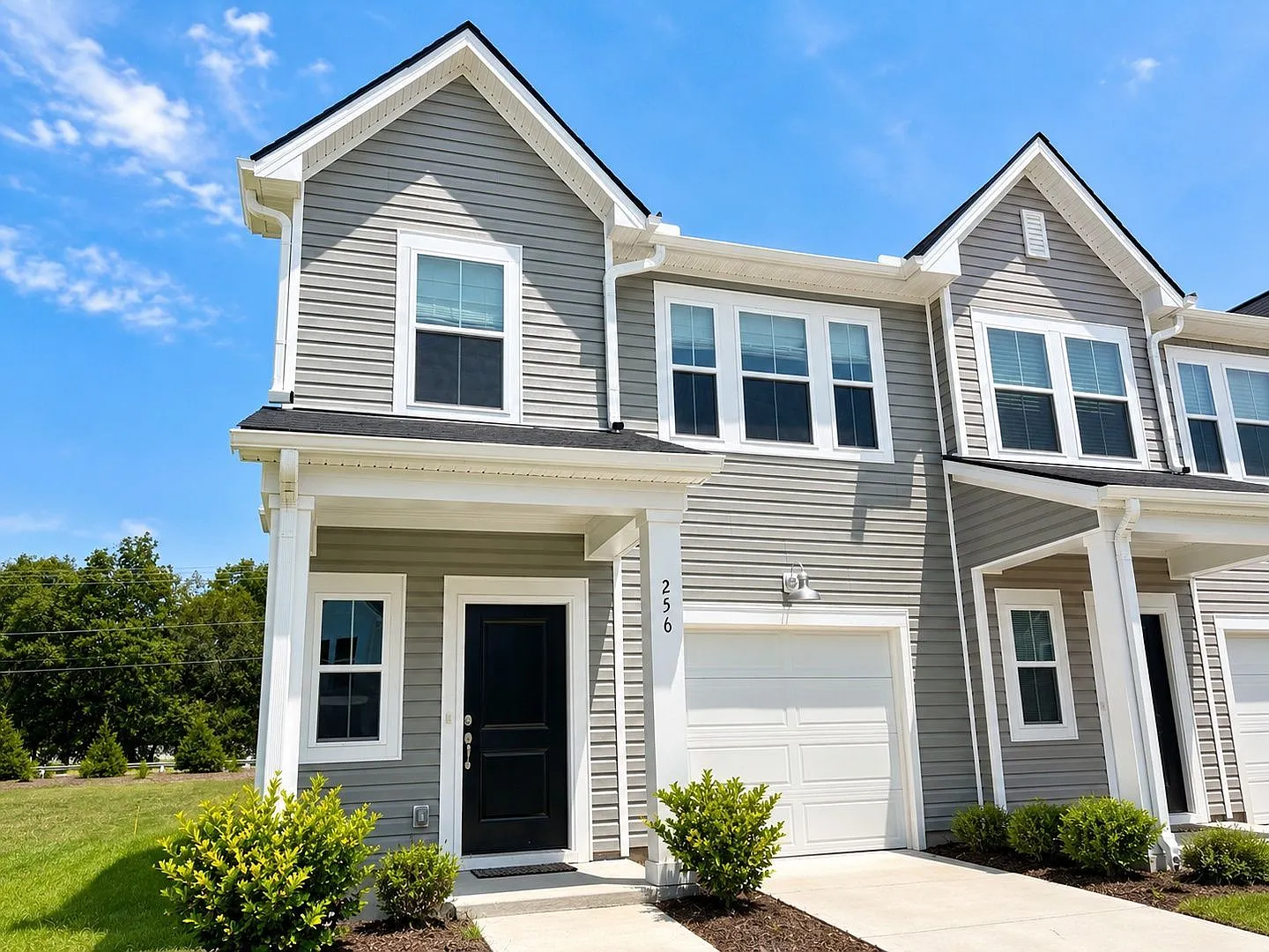 3 bed, 2.5 bath, 1905 sqft, $2,445 — Photo 1