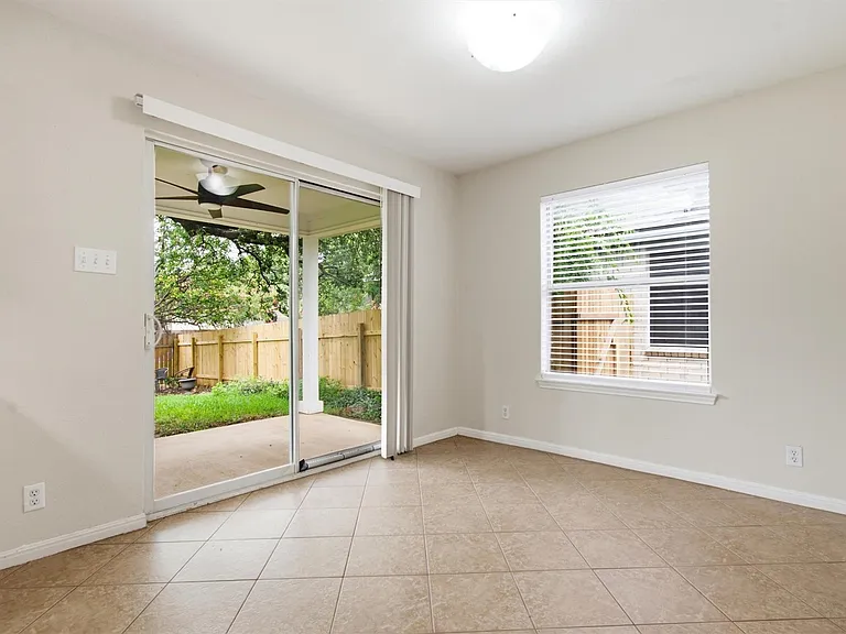 1806 Carriage Hills Trl — Photo 13
