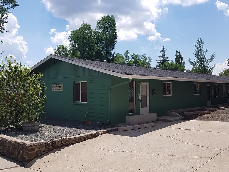 817 W Summit Ave — Photo 1
