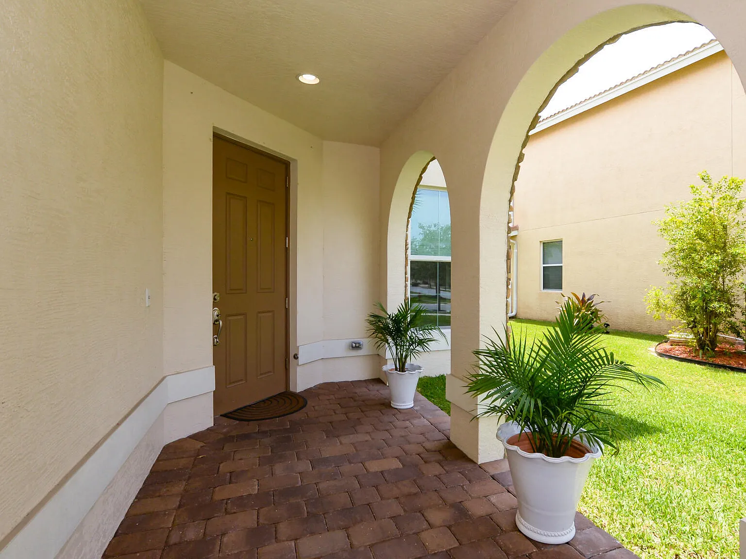 3 bed, 2.5 bath, 2534 sqft, $3,500 — Photo 3