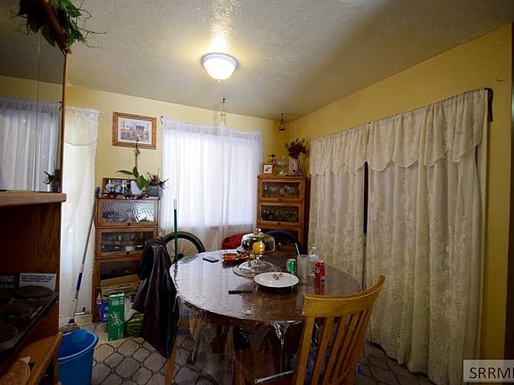 5th image of 975 E Elva St