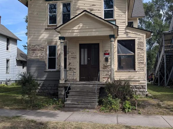 217 Fitzhugh St, Bay City, MI 48708