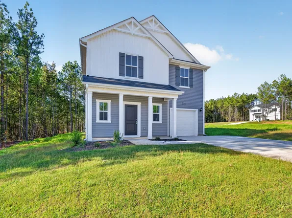 230 Phoenix Dr, Bunnlevel, NC 28323