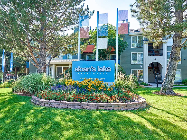 Sloan's Lake Apartments — Photo 19