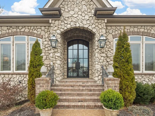 2712 Bering Ct, Nolensville, TN 37135