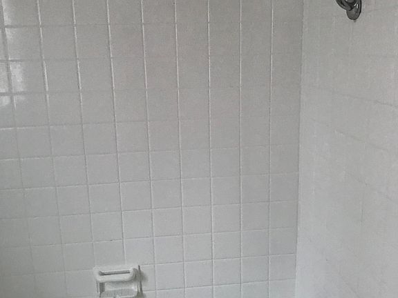 4th image of 1647 Mariposa Dr