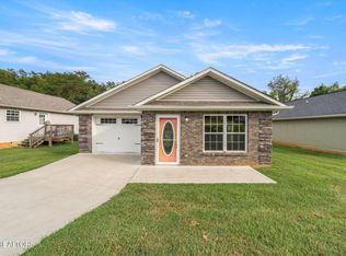 1718 Watauga St, Sevierville, TN 37876