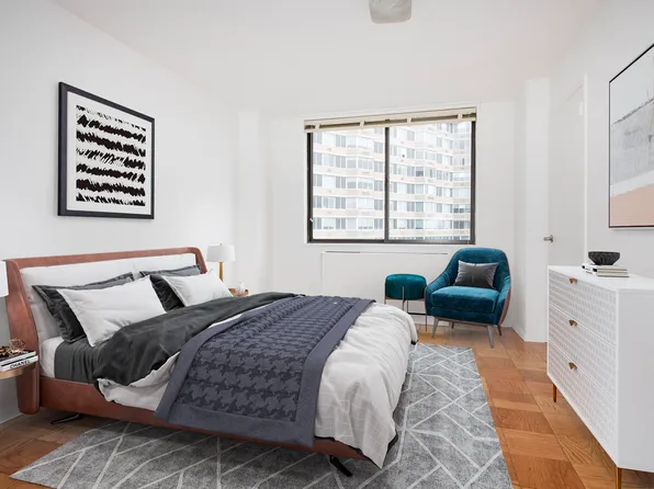 429 East 52nd Street image 4 of 14