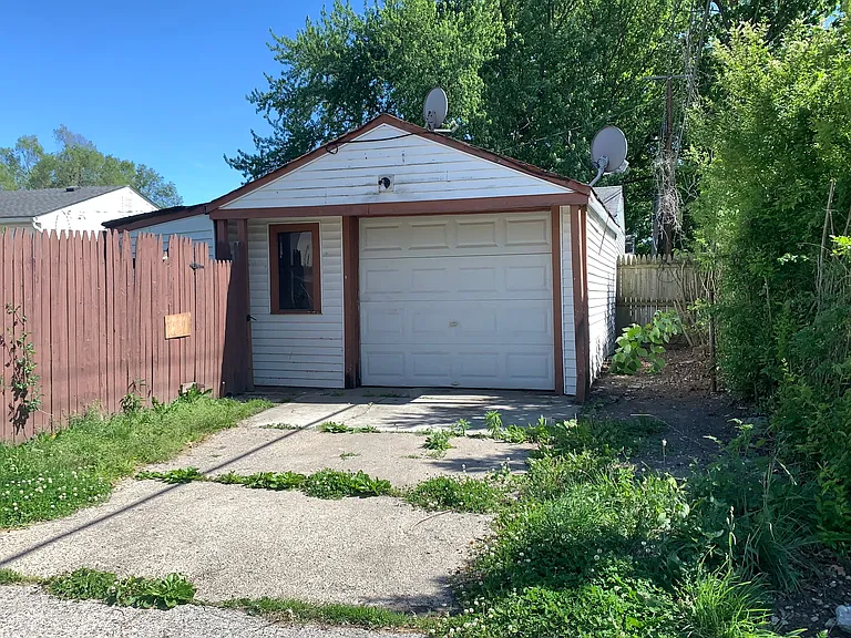 24307 Lexington Ave — Photo 4