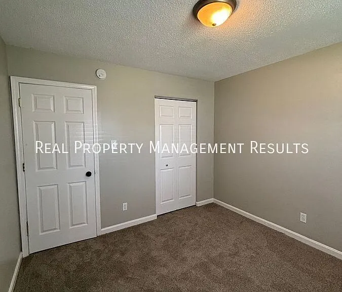 2841 Squire Ln — Photo 8