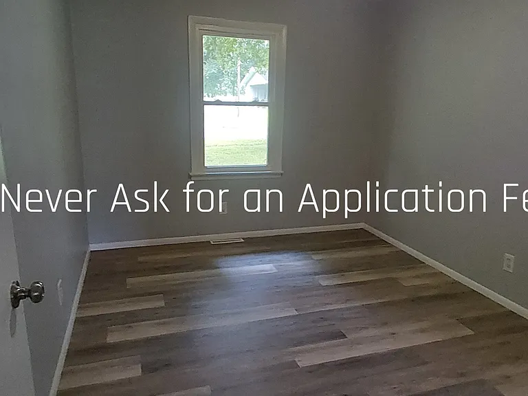 2412 Windy Hill Ln #1 — Photo 4