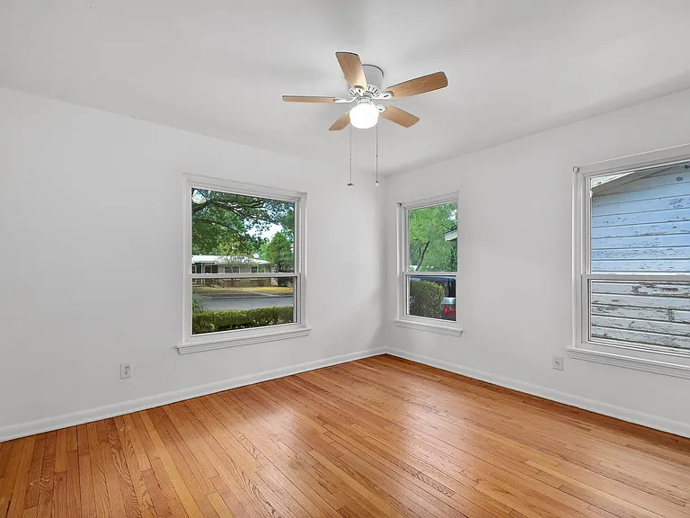 430 Beryl Dr — Photo 15