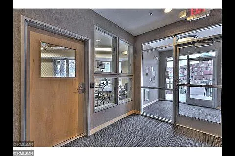 2600 University Ave SE #107 — Photo 15