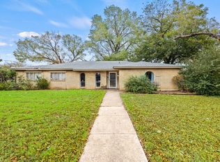 1428 Hurstview Dr, Hurst, TX 76053