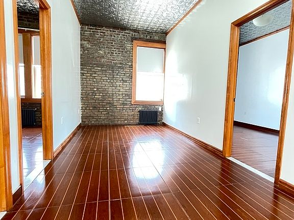 5th image of 295 Manhattan Ave #1