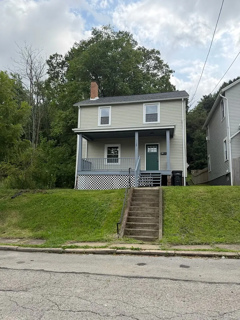 3 bed, 1352 sqft, $1,500 — Photo 2