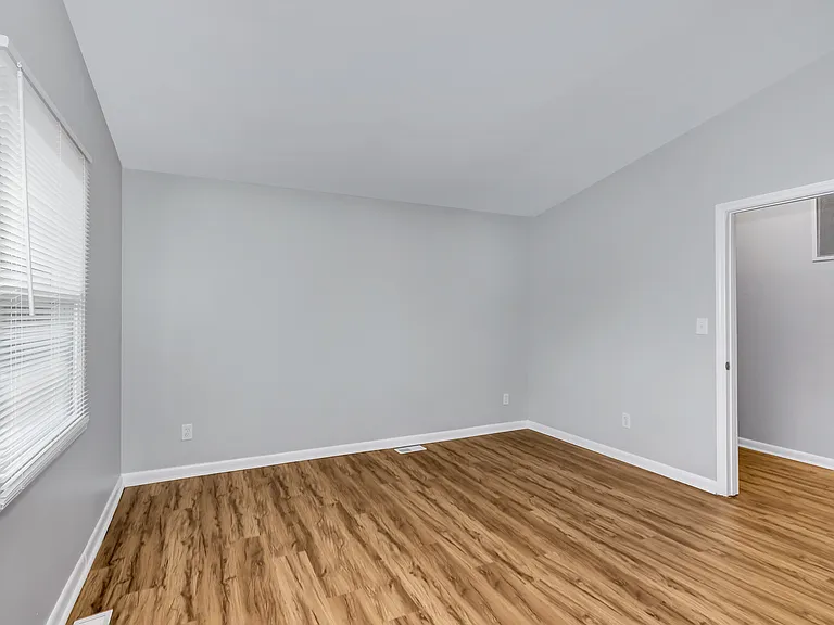 2814 Holiday Dr SW — Photo 8