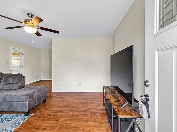2nd image of 203 Noble Ct #1
