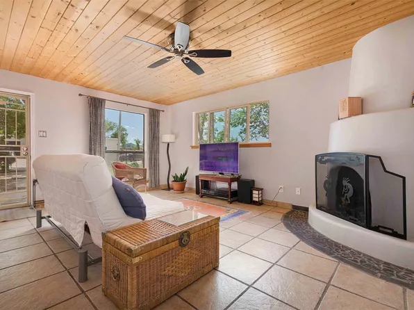 2106 Calle Navidad, Santa Fe, NM 87505