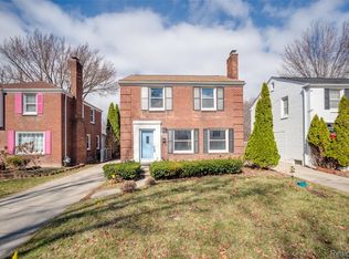 19217 Linville St, Grosse Pointe Woods, MI