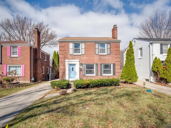 19217 Linville St, Grosse Pointe Woods, MI 48236