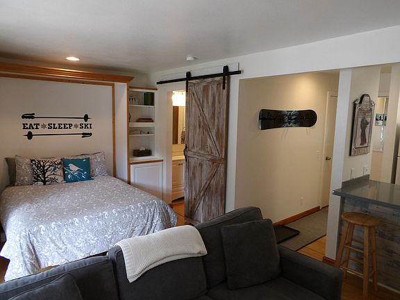 4th image of 260 2nd Ave S #15
