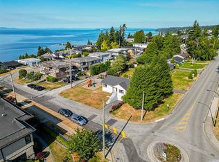 1033 Cypress St, White Rock, BC