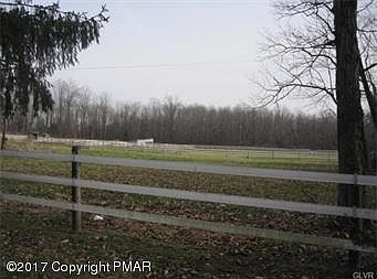 2nd image of 2525 Stoudt Rd