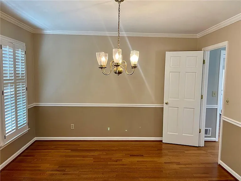 119 Woodlawn Dr NE — Photo 34