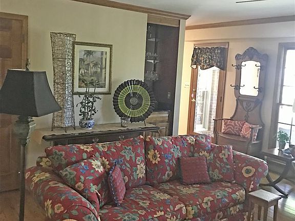 5th image of 305 Thornhill Dr
